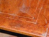 Dettaglio del fianco di ribalta filettato.