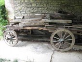 1)Il primo carro in legno antico un pò rovinato