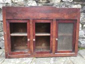 Vista frontale dell'alzata della credenza