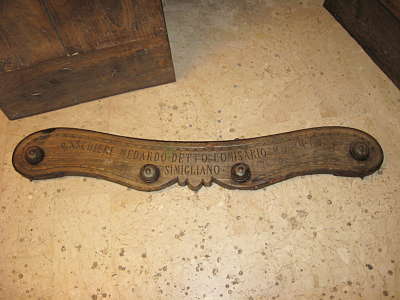 2) Testata di carro antica restaurata