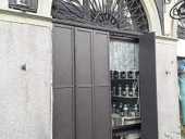 L'altra vetrina e le antine restaurate