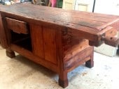 Banco antico da lavoro restaurato