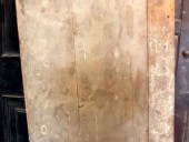 Altro coperchio antico di cassone per cereali, disponibile.