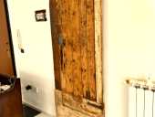 Porta scorrevole antica da riuso coperchio di una cassa da farina