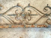 Antico sopraluce in ferro battuto