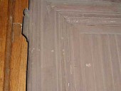 Dettaglio cardini e cornici.