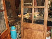 Porta antica laccata anticata