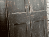 Porta antica laccata nera