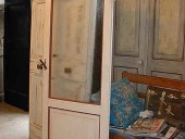 Porta vecchia a giorno restaurata.