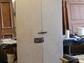 Porta vecchia laccata vista posteriore