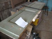 Uno dei battenti durante l'intervento