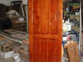 Piccola porta in larice restaurata