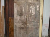 La porta antica prima del restauro.