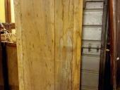 Porta antica a libro vista posteriore