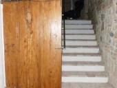 Porta antica restaurata e collocata