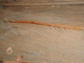 La chiusura di una fessura con incollaggio di legno opportunamente sagomato