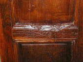 Dettaglio del traverso restaurato e salvato.