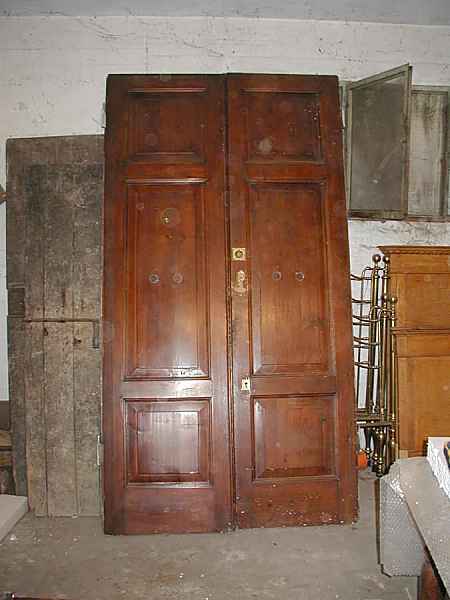 2)Portone vecchio in abete da restaurare.