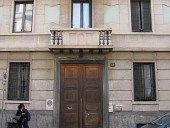 Antico portone prima del restauro.