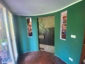 Portone antico restaurato arreda interno