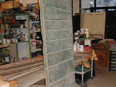 L'Altro battente del portone prima del restauro.