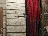 Un battente del portone finito.