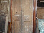 Porta antica laccata prima del restauro, sarà finita in shabby.