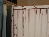 Dettaglio dell'armadio shabby