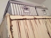 Altra vista dell'armadio in shabby chic naturale