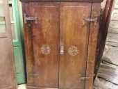 Mobile etnico, da trasformare in shabby chic