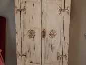 Mobile etnico trasformato in shabby