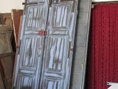 Il portone ultimato nella vista posteriore