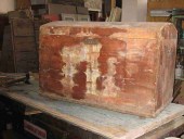 Un altro vecchio baule in legno da restaurare e finire in shabby