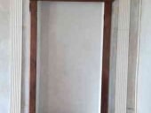Lo stipo a muro prima della trasformazione in shabby chic