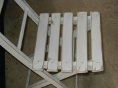 La sedia pieghevole in shabby naturale.
