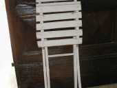 Sedia in shabby chiusa.