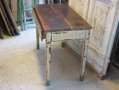 Fianco del tavolinetto shabbato