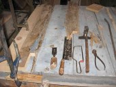 Il portone durante l'intervento di restauro